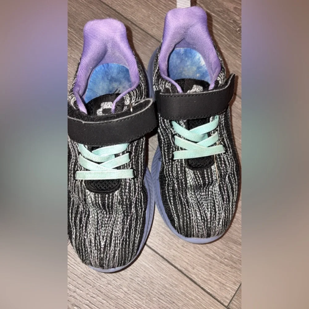 CHARLY Girls Cross Stitch Tennis Shoes Athletic Black Purple Size 1 Pre-loved - Picture 6 of 8